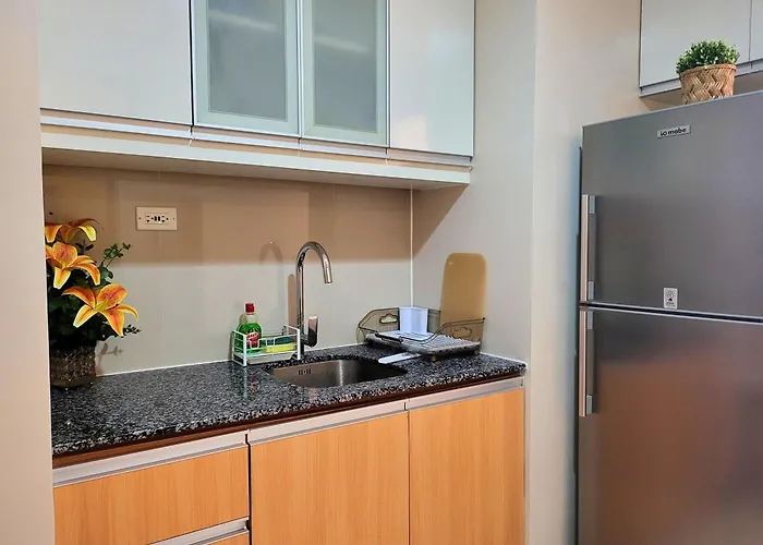 Bgc One Uptown King Bed 3 Min Walk To Malls And Restaurants Apartment