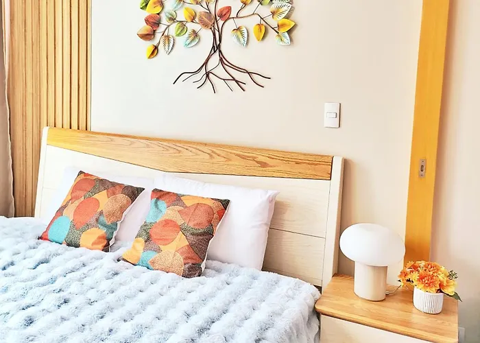 Bgc One Uptown King Bed 3 Min Walk To Malls And Restaurants *